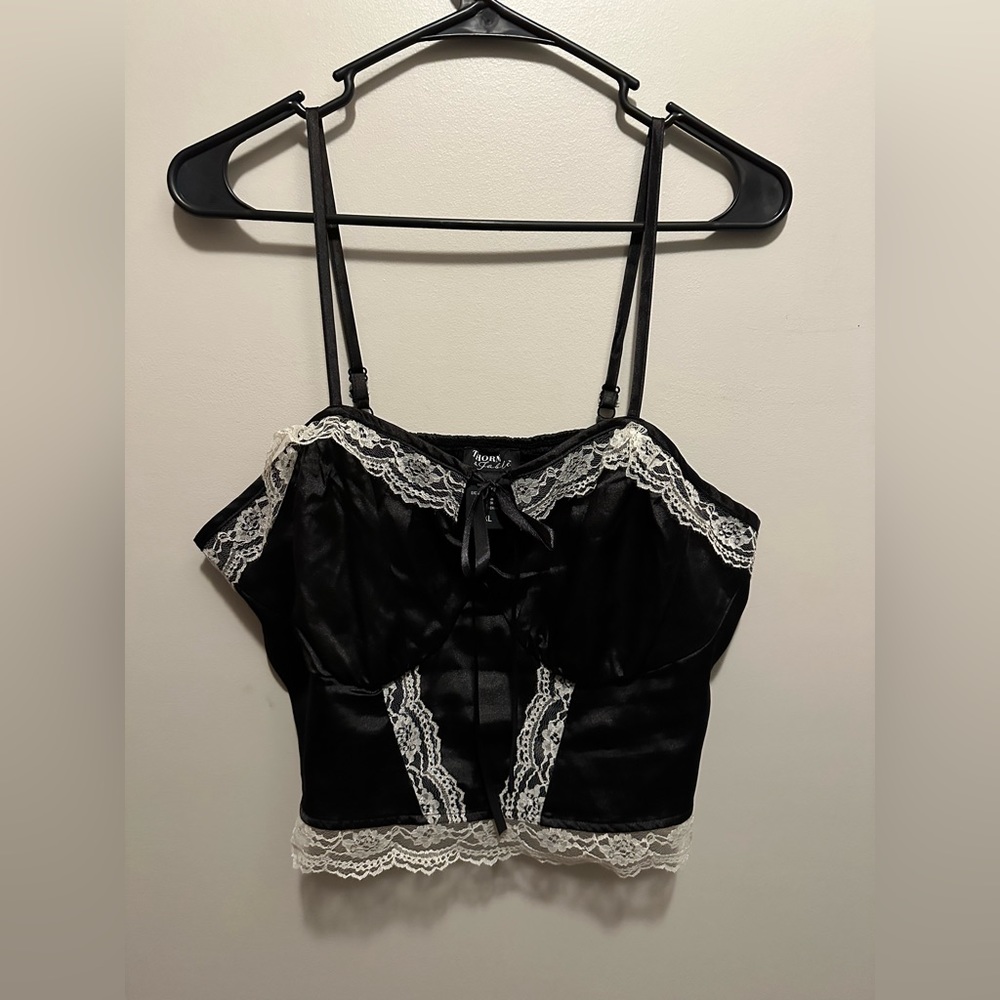 Black cropped tank top